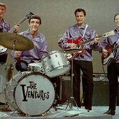 The Ventures_11.JPG