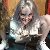 Avatar for boobs4life