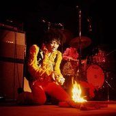 Jimi sets fire to his guitar