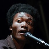 Benjamin_Clementine_(Haldern_Pop_Festival_2014)_IMGP0879_smial_wp.jpg