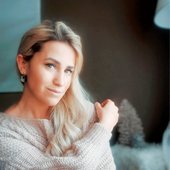 Laura2[1].jpg