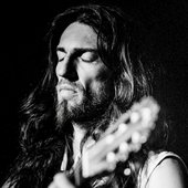 Estas Tonne