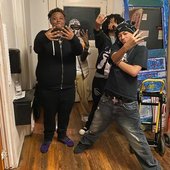 the real glo (fat nigga on the left)