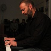 Steve Luck Pianist Newcastle.jpg