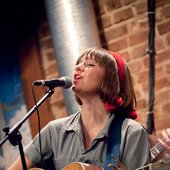 Singer-Songwriter Linsay Deming