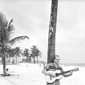 Cantinho. Violão na praia de Ipanema