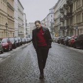 juse_ju_2026_cover_walk_web_foto_robert_winter-1[1].jpg