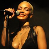 Jorja Smith live