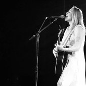 Anuhea B&W live 2017.jpg