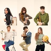 Forever Howlong promo pic