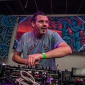 Seb_Taylor_DJ_FRACTAL_GATE_Shakta_2-Cropped.jpg