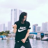 skrillex_2015-06-07_04-07-06.jpg