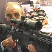 zemmour_vise_journalistes_avec_arme.jpg