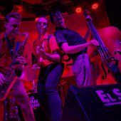 Dani Nel•lo (saxofón), Mario Cobo (guitarra), Ivan Kovacevic (contrabajo) y detrás aunque no se ve Anton Jarl (batería)
