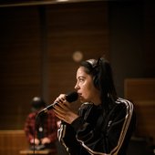 e3d9d4-20161022-bishop-briggs-in-studio-09.jpg