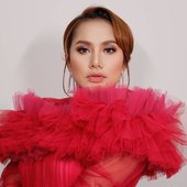 saya-sebagai-mak-hidup-tert3kan-elly-mazlein-ded4h-perasaan-di-instagram_602fa4427ef1b.jpeg