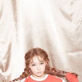 161306070139 - official chungha b cuts for hands on me.jpg