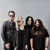 2016_473150592-band-members-taylor-momsen-mark-damon-ben-gettyimages.jpg