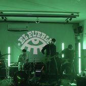 La banda en el primer concierto, en El Pueblo [Ourense]