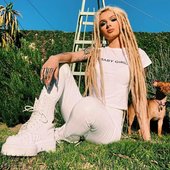 Zhavia