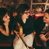 freaky_mermaids_band_10_laura_ombretta_giorgia.jpg