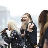  Amon Amarth Feat. Doro Pesch