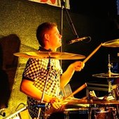 Hendrik \"Fleisch\" Fessel (Drums/Backvocals)