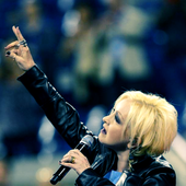 Cyndi Lauper Tribute to victims of September 11th. Anthem EUA.