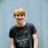 Mees (Bass & Vocals)