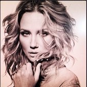 Jennifer Nettles Playing With Fire (2016)