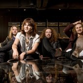 Tyler Bryant & The Shakedown