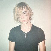 2hollis pic from spotify