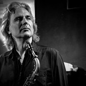 Spanish-saxophonist-Perico-Sambeat-610x407.jpg