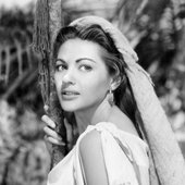 yvonne de carlo.jpg