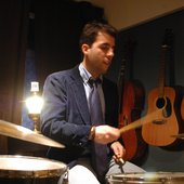 Neil Hodge drumming