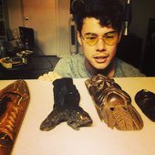 The many masks of Artie