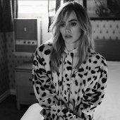 Suki Waterhouse (Instagram - Dec 4th 2021)