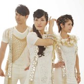 AKINO with bless4