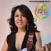 Mónica Reséndiz Cantante de Cumbia Andina 