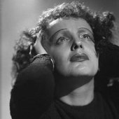Piaf_Harcourt_1939_3.jpg
