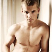 kinopoisk.ru-Freddie-Stroma-840215.jpg