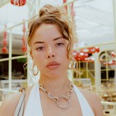 nilufer-yanya.jpg