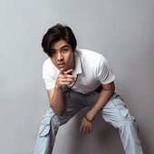 Ren_Kai_Early_2020_Promo_Photo.jpg