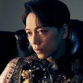 山崎 育三郎