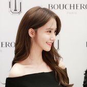 Im Yoon A blacksmile.jpg