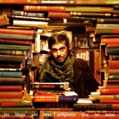Los libros son más peligrosos que las balas.