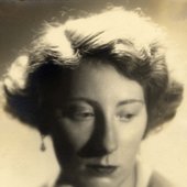 Isabel Aretz.jpg