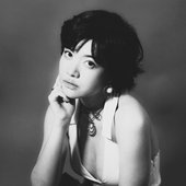 aika b&w