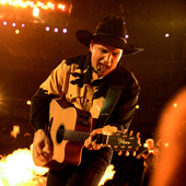 Garth in Concert.png