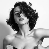 Khatia-Buniatishvili-19620924_1591275177591998_7907047934800764760_o.jpg